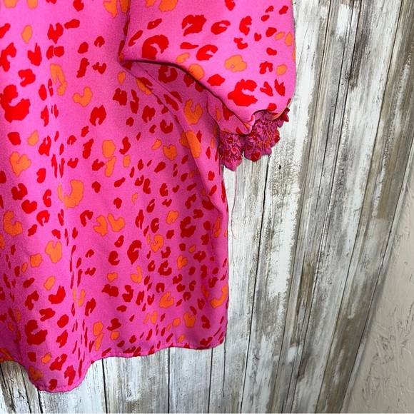 Jodifl Pink Leopard Oversized Blouse - Picture 5 of 6